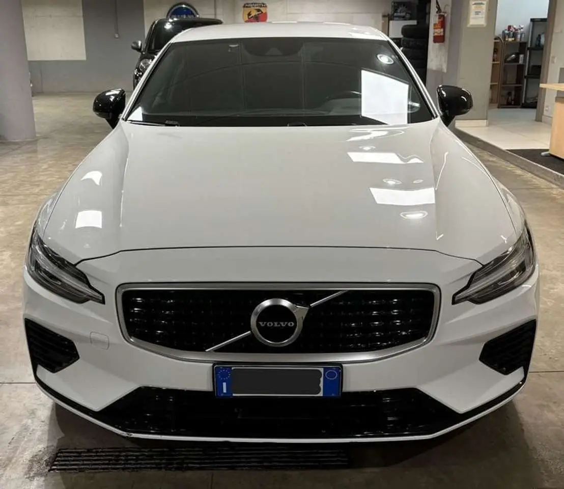 Photo 1 : Volvo S60 2019 Hybrid