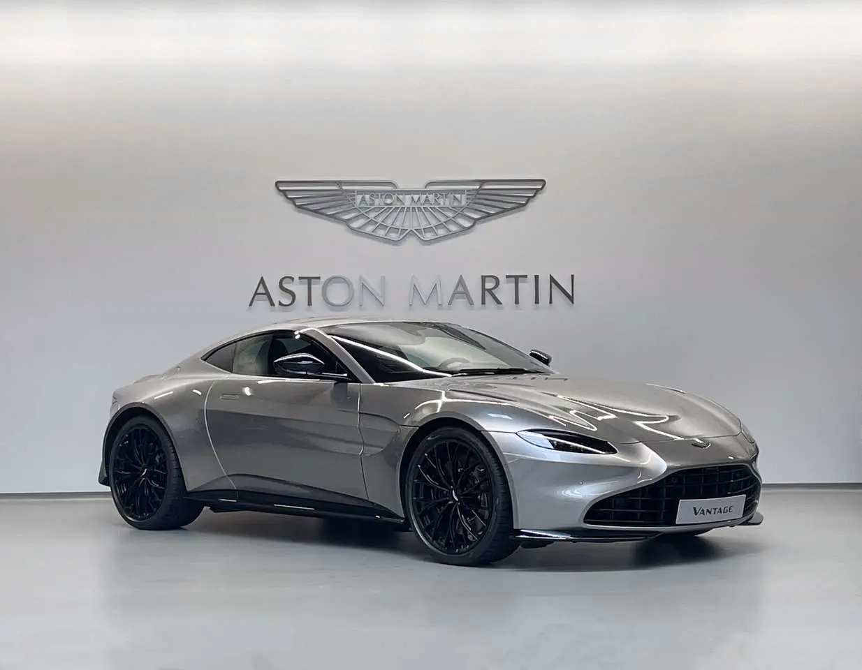 Photo 1 : Aston Martin Vantage 2023 Petrol