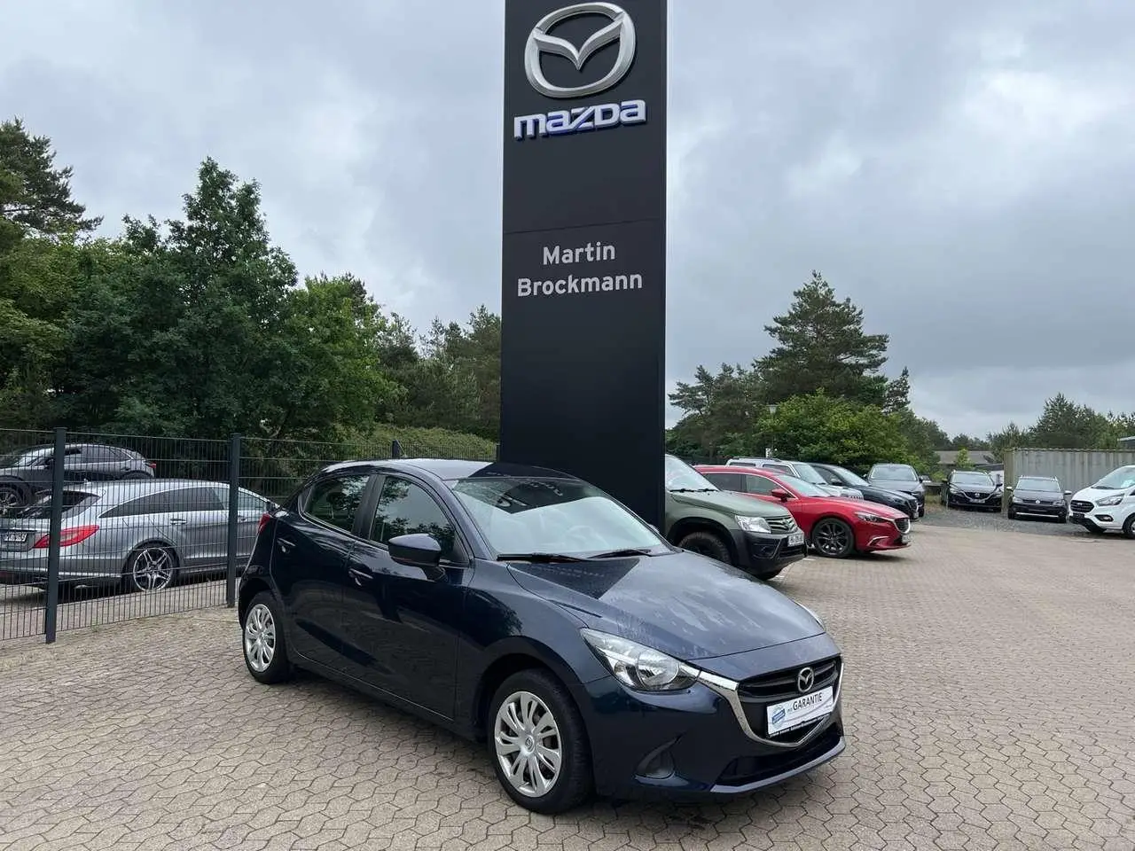 Photo 1 : Mazda 2 2017 Petrol