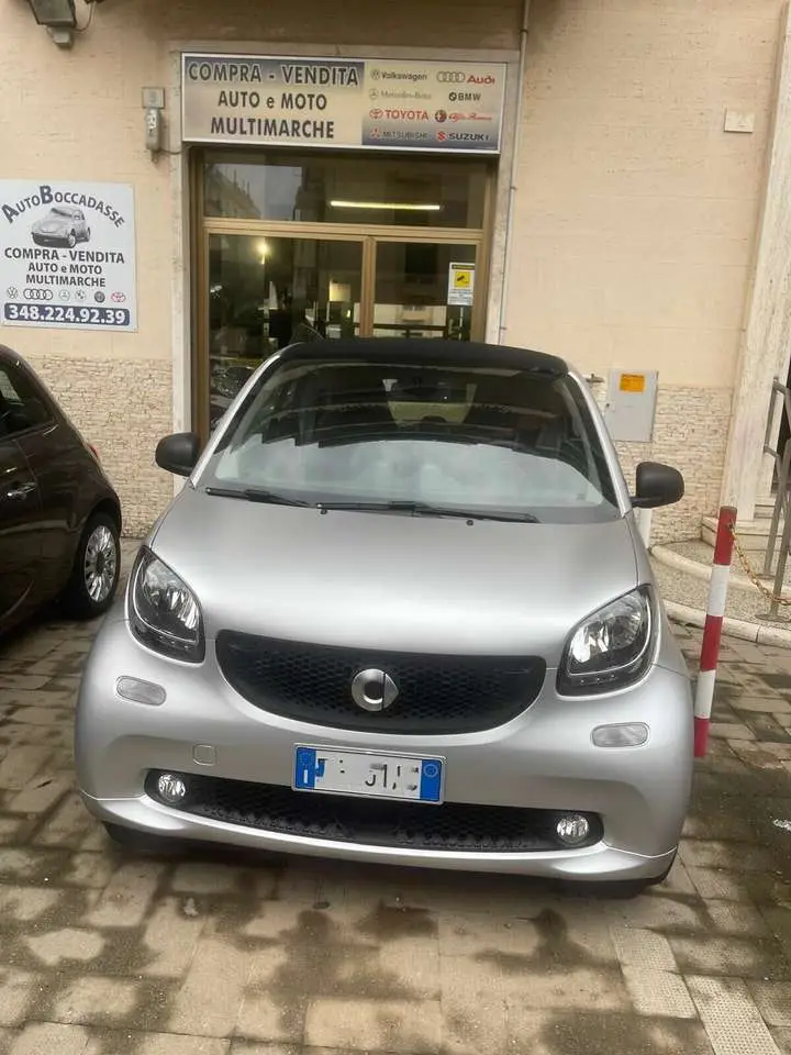 Photo 1 : Smart Fortwo 2018 Petrol