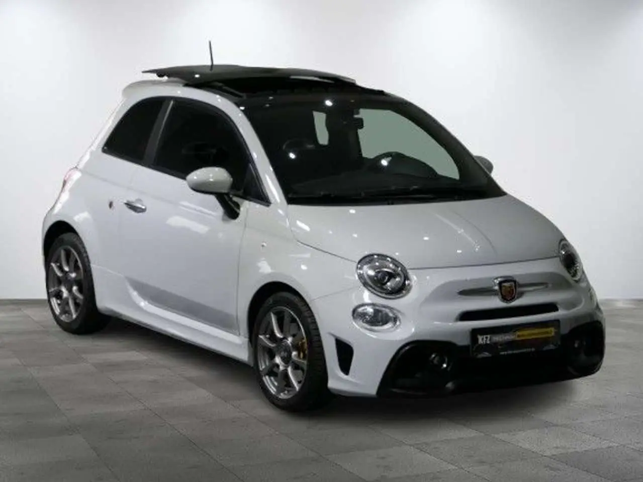 Photo 1 : Abarth 595 2022 Essence