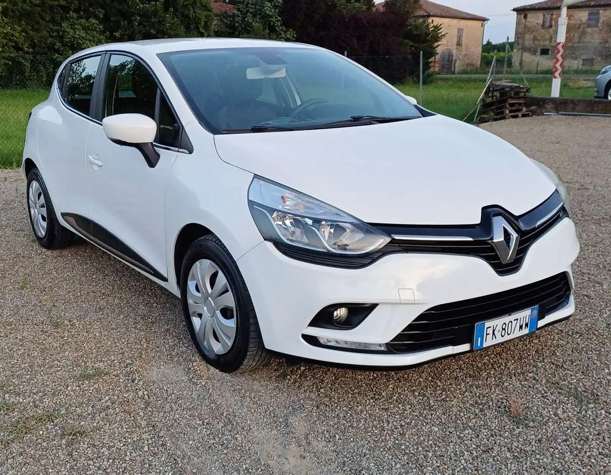 Photo 1 : Renault Clio 2017 Diesel