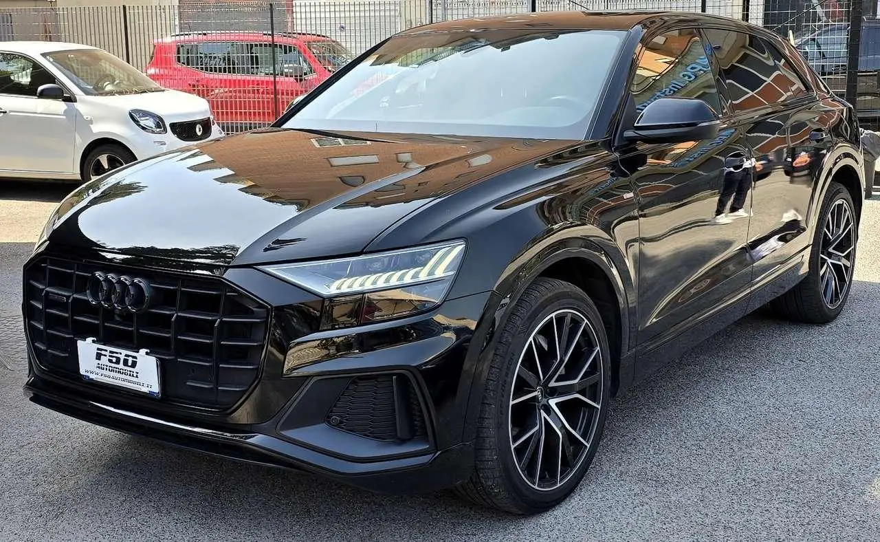 Photo 1 : Audi Q8 2022 Hybrid