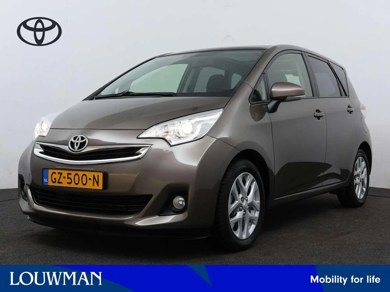 Photo 1 : Toyota Verso 2015 Petrol