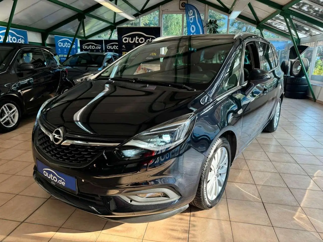 Photo 1 : Opel Zafira 2018 Petrol