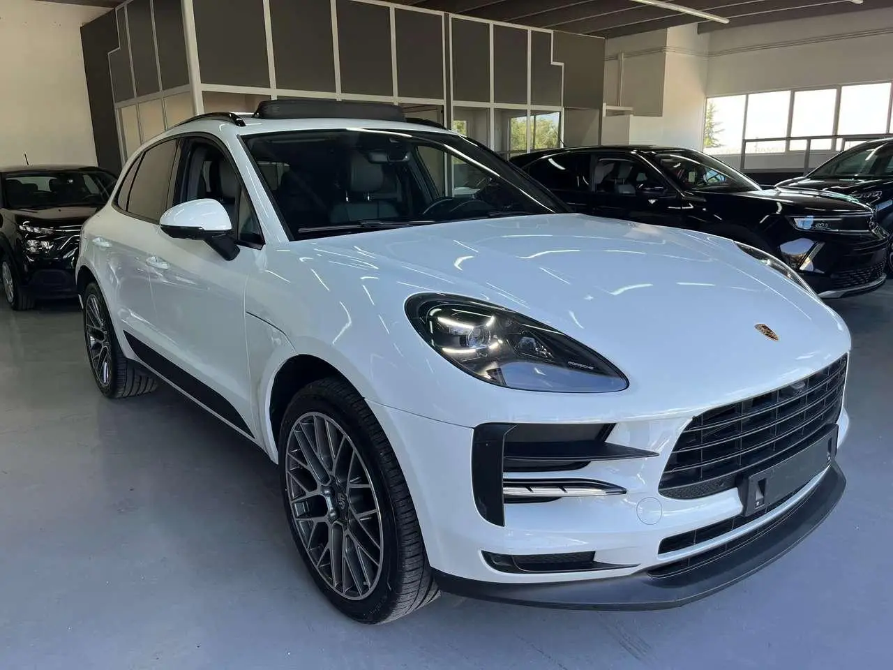 Photo 1 : Porsche Macan 2019 Essence