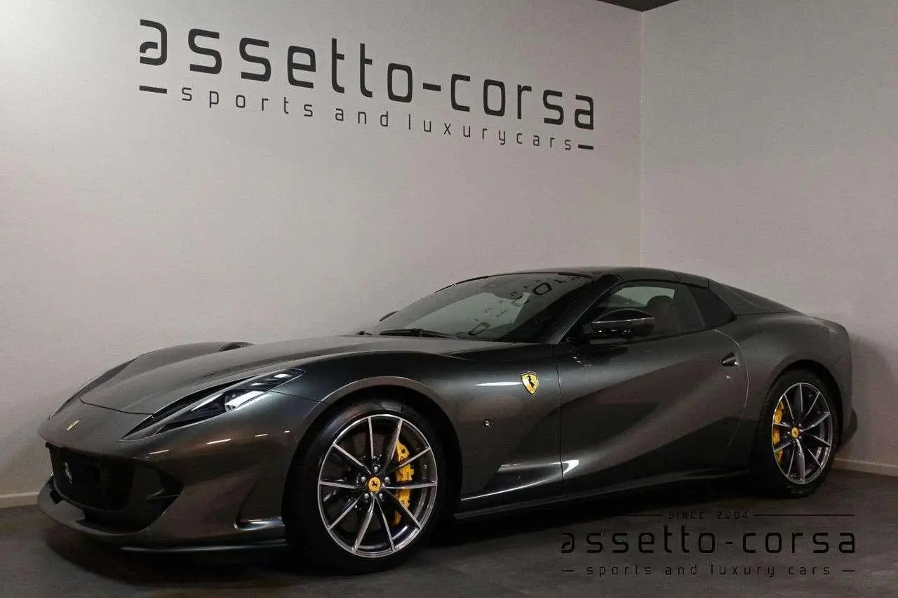 Photo 1 : Ferrari 812 2021 Essence