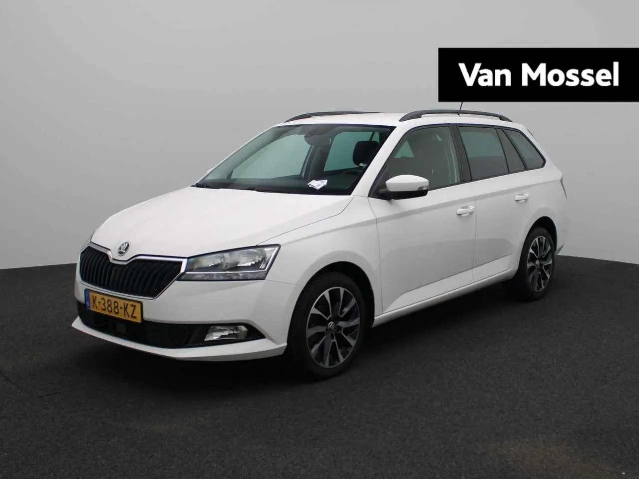 Photo 1 : Skoda Fabia 2021 Petrol