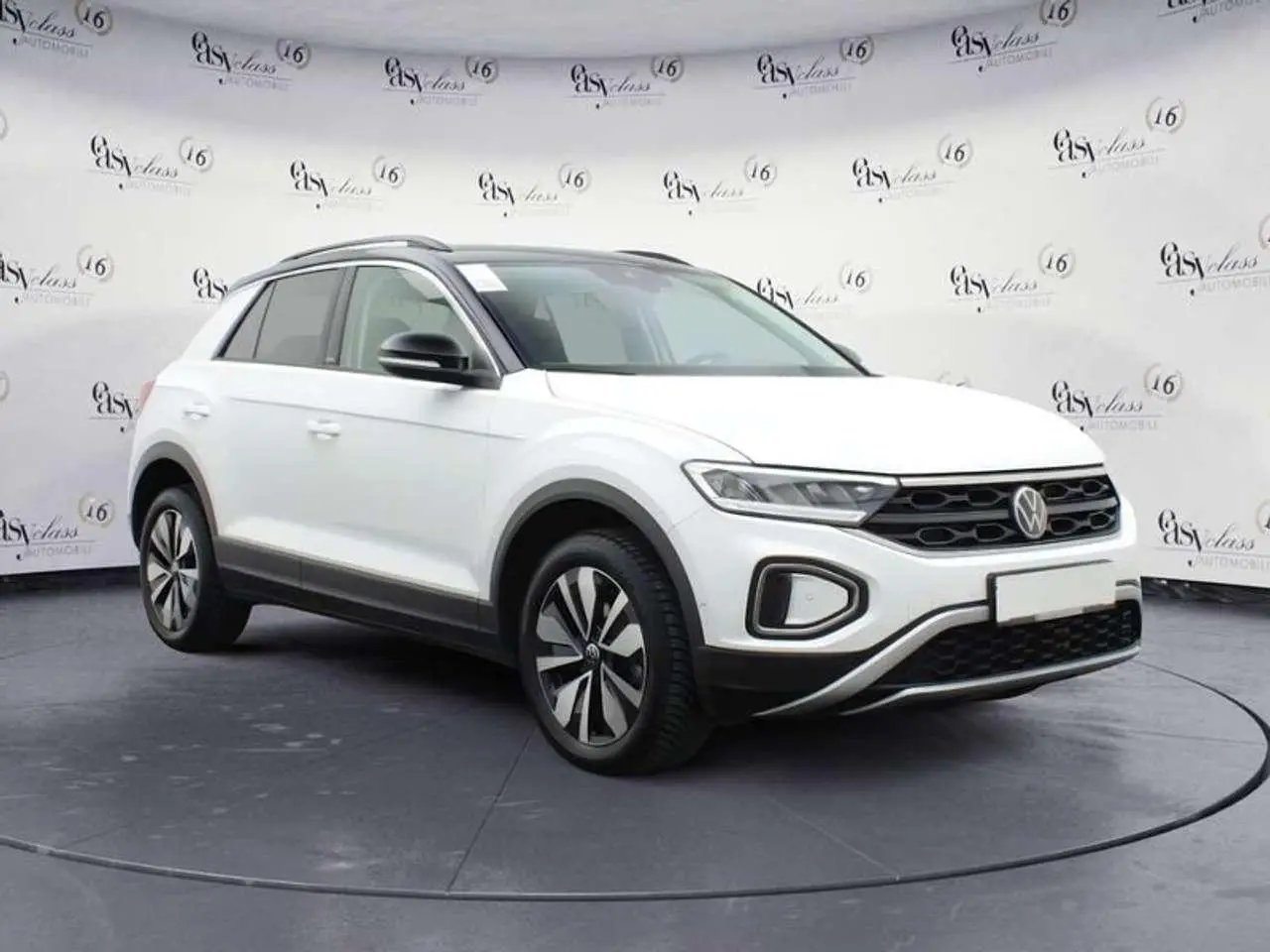 Photo 1 : Volkswagen T-roc 2024 Essence