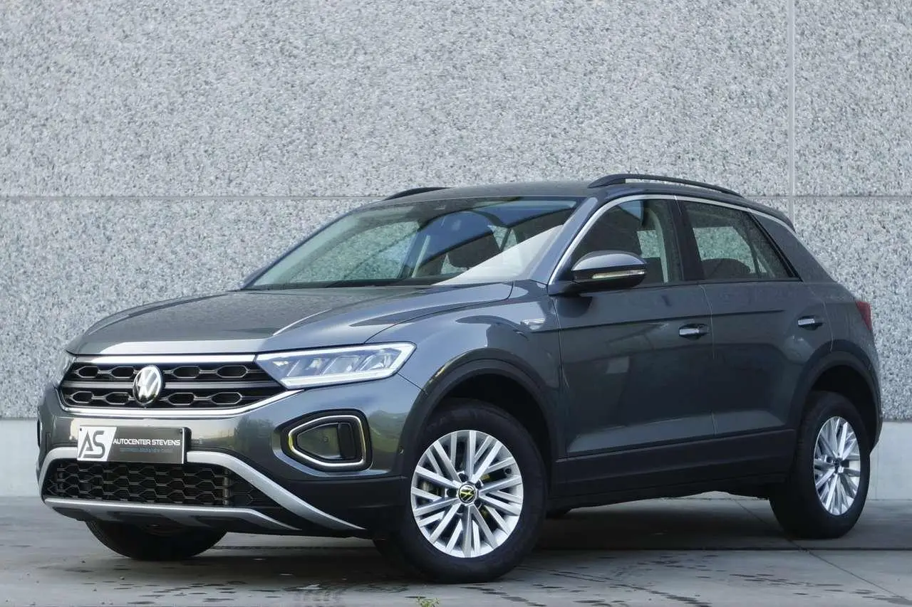 Photo 1 : Volkswagen T-roc 2023 Essence