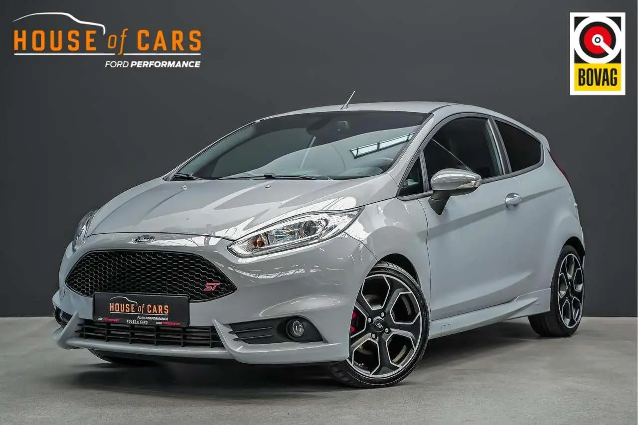 Photo 1 : Ford Fiesta 2016 Petrol