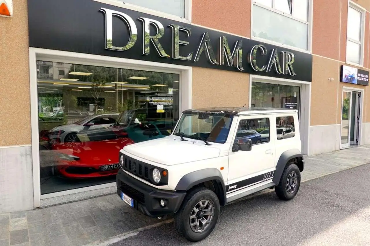 Photo 1 : Suzuki Jimny 2019 Petrol