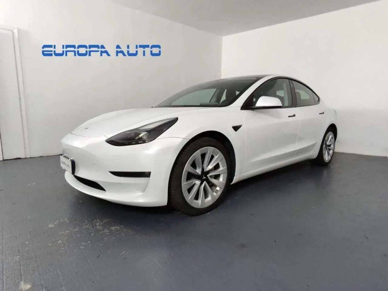 Photo 1 : Tesla Model 3 2022 Electric