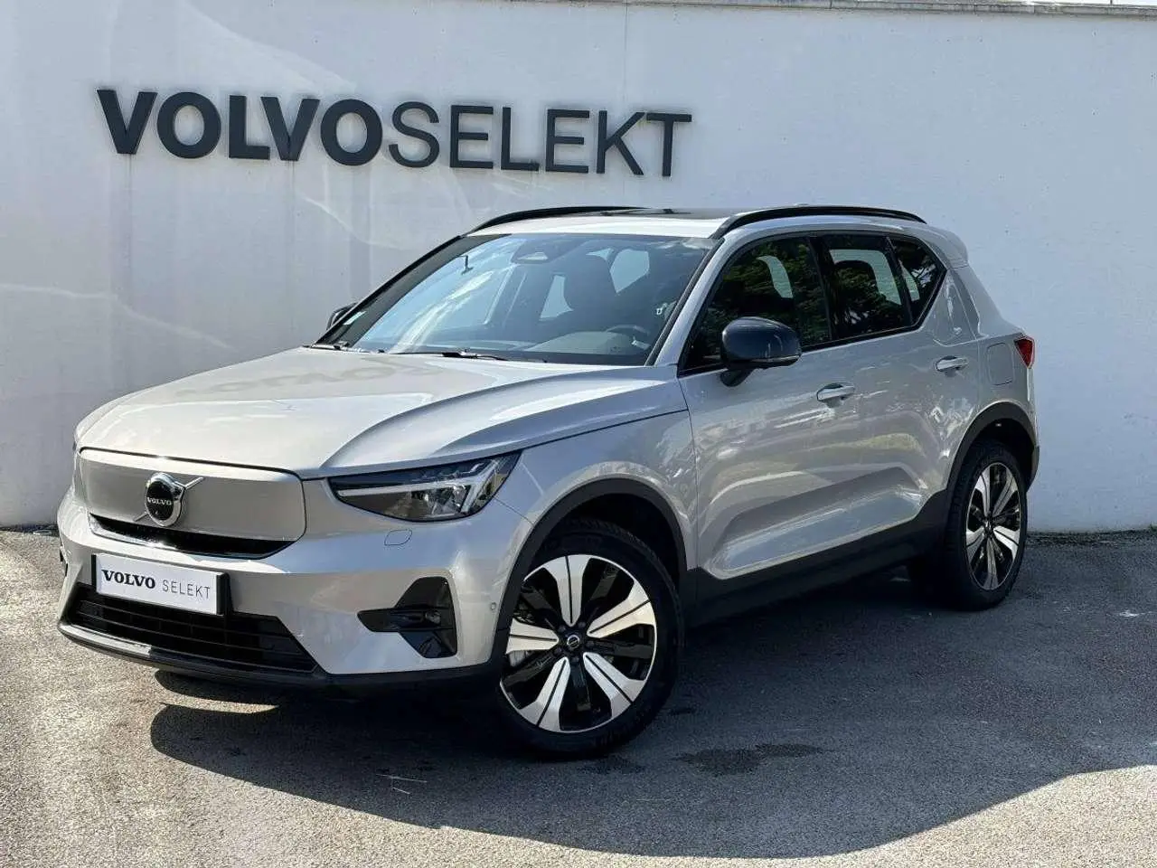 Photo 1 : Volvo Xc40 2023 Hybride