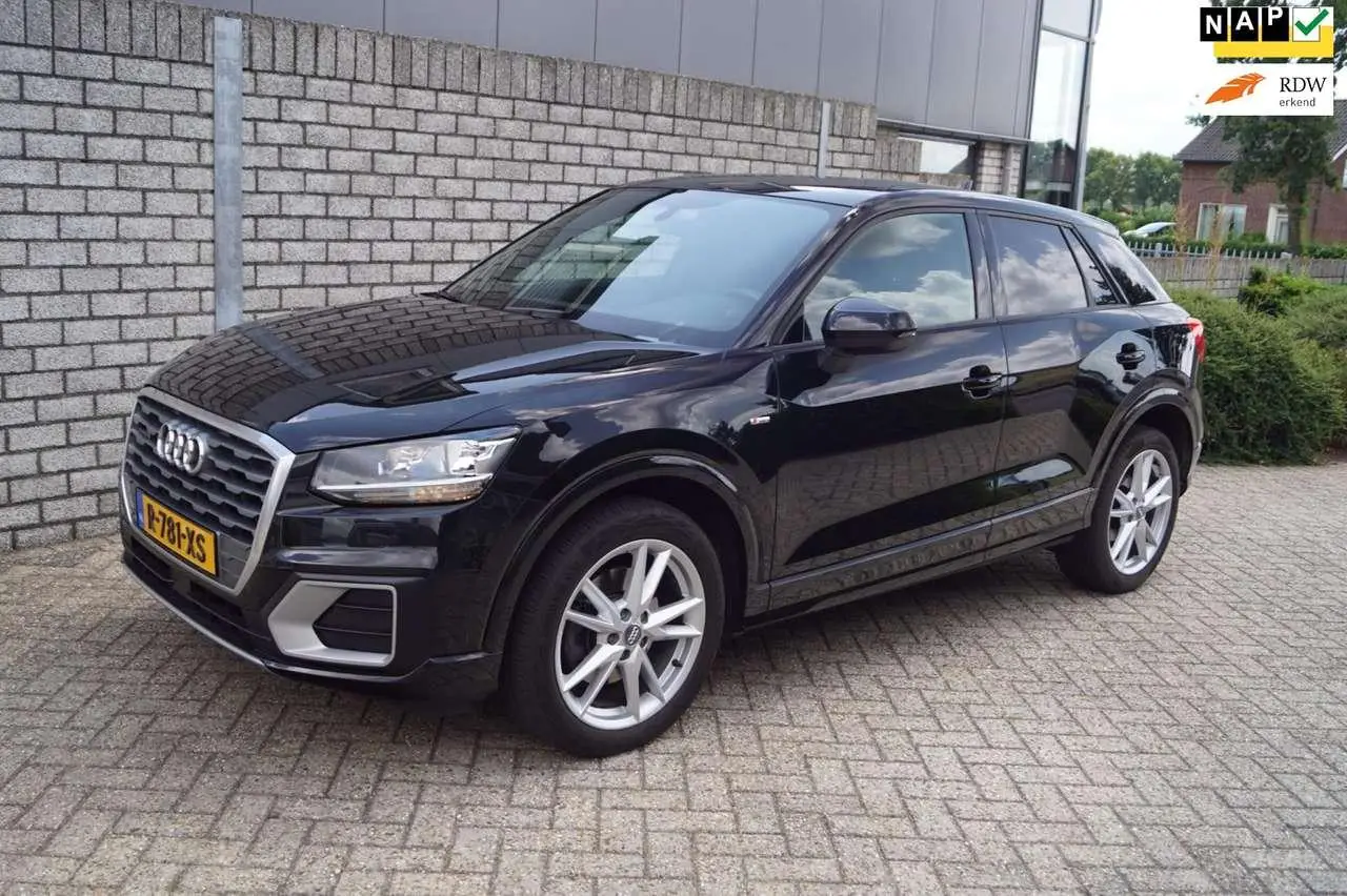 Photo 1 : Audi Q2 2018 Petrol