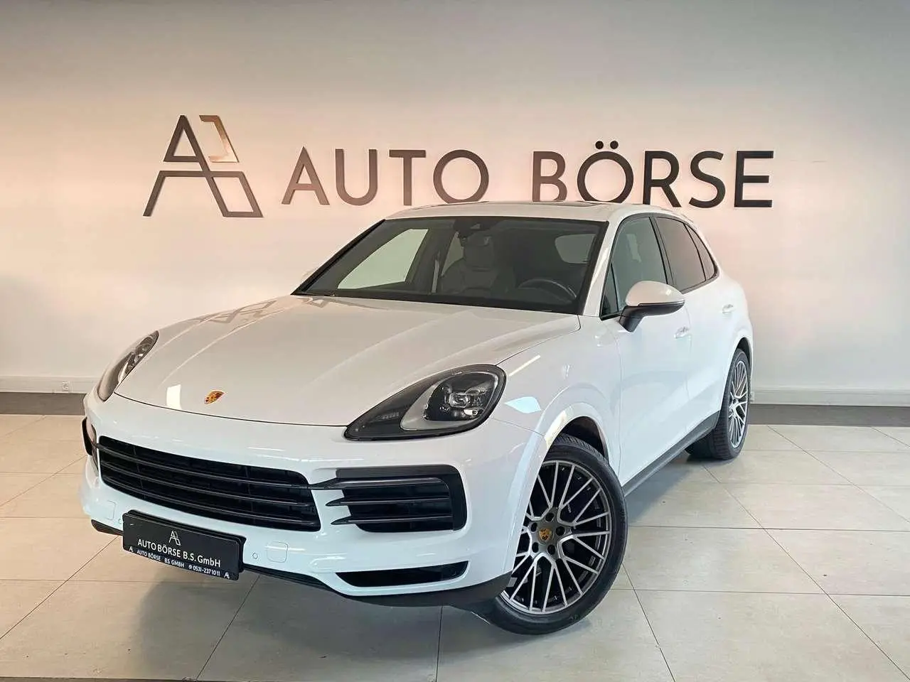 Photo 1 : Porsche Cayenne 2022 Petrol