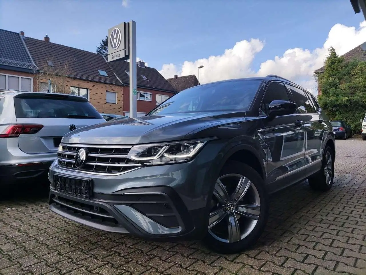 Photo 1 : Volkswagen Tiguan 2023 Petrol