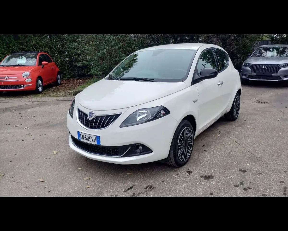 Photo 1 : Lancia Ypsilon 2023 Hybrid