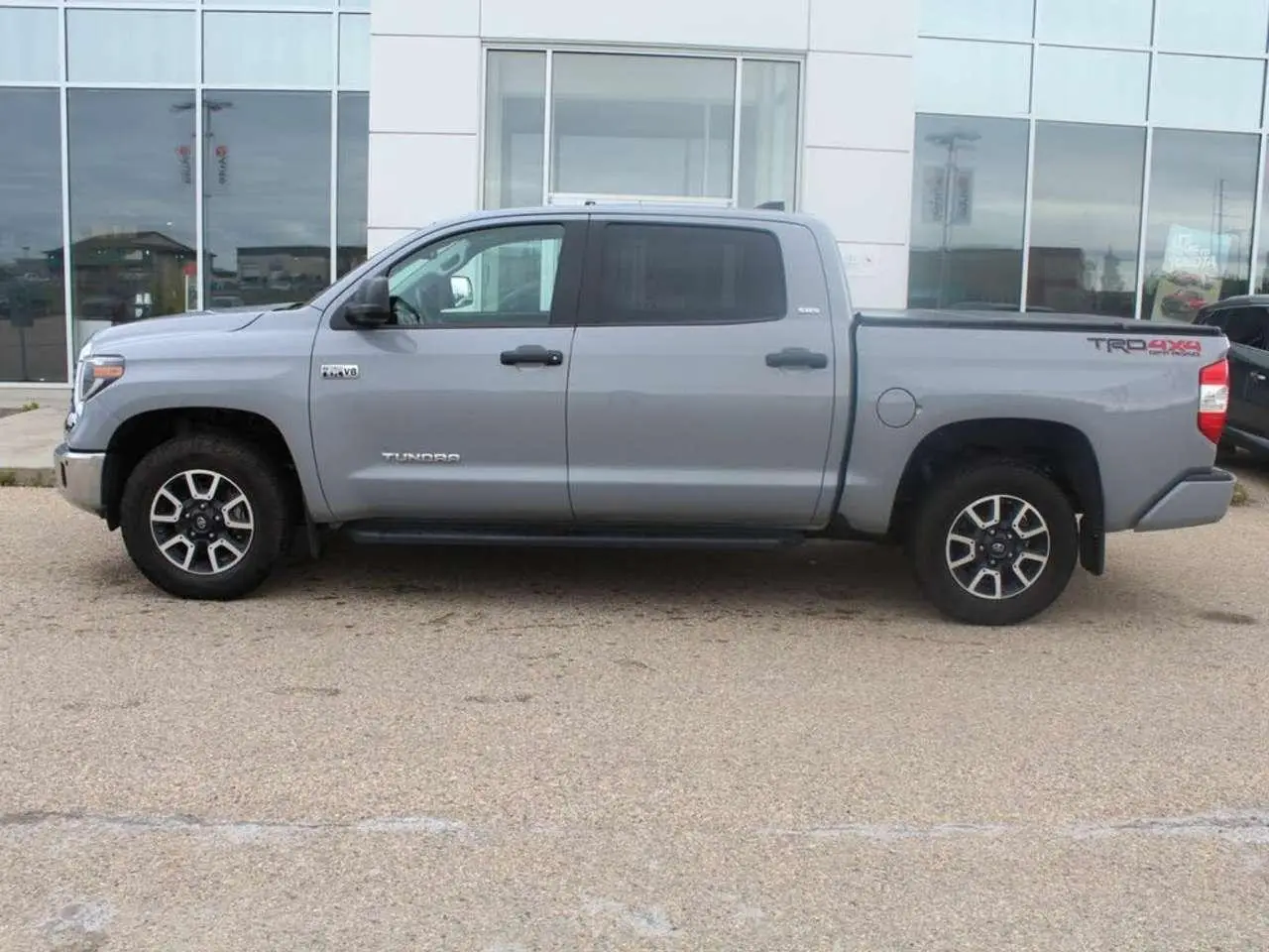 Photo 1 : Toyota Tundra 2021 Essence