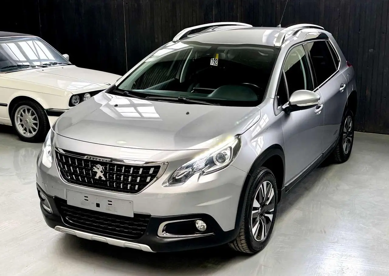 Photo 1 : Peugeot 2008 2017 Essence