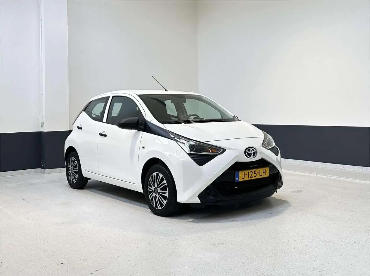 Photo 1 : Toyota Aygo 2020 Essence