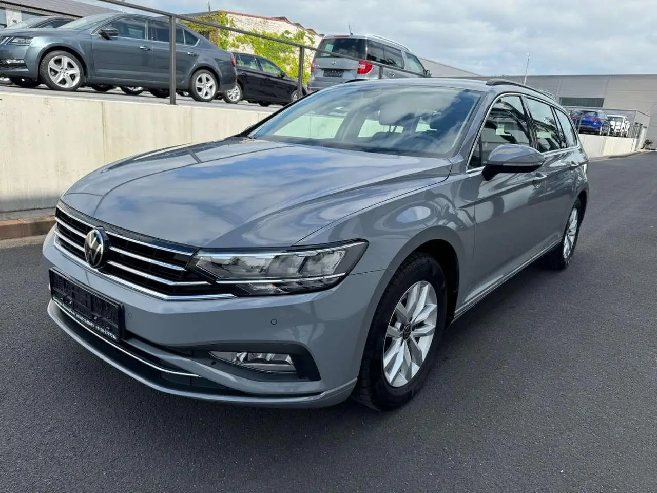 Photo 1 : Volkswagen Passat 2022 Essence