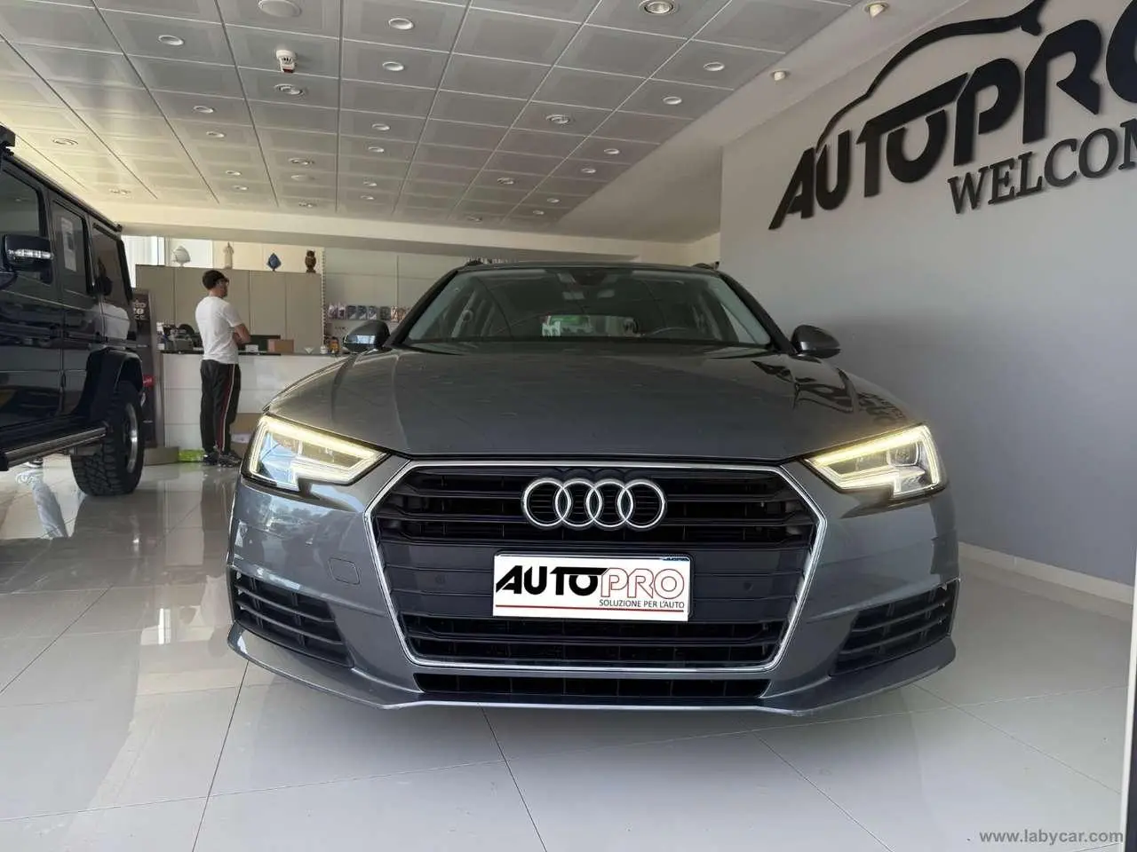 Photo 1 : Audi A4 2019 Diesel