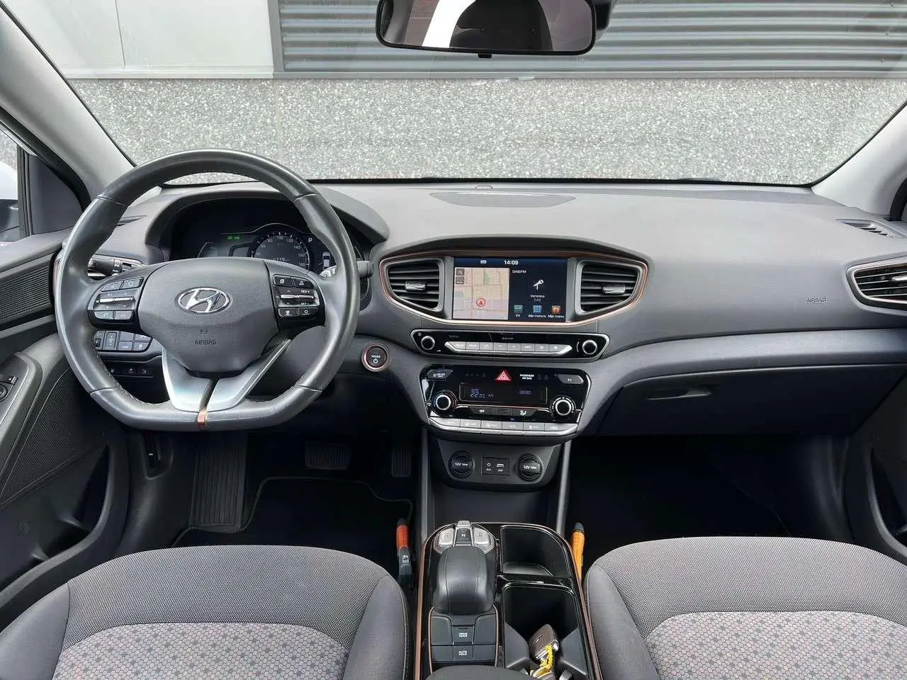 Photo 1 : Hyundai Ioniq 2018 Électrique