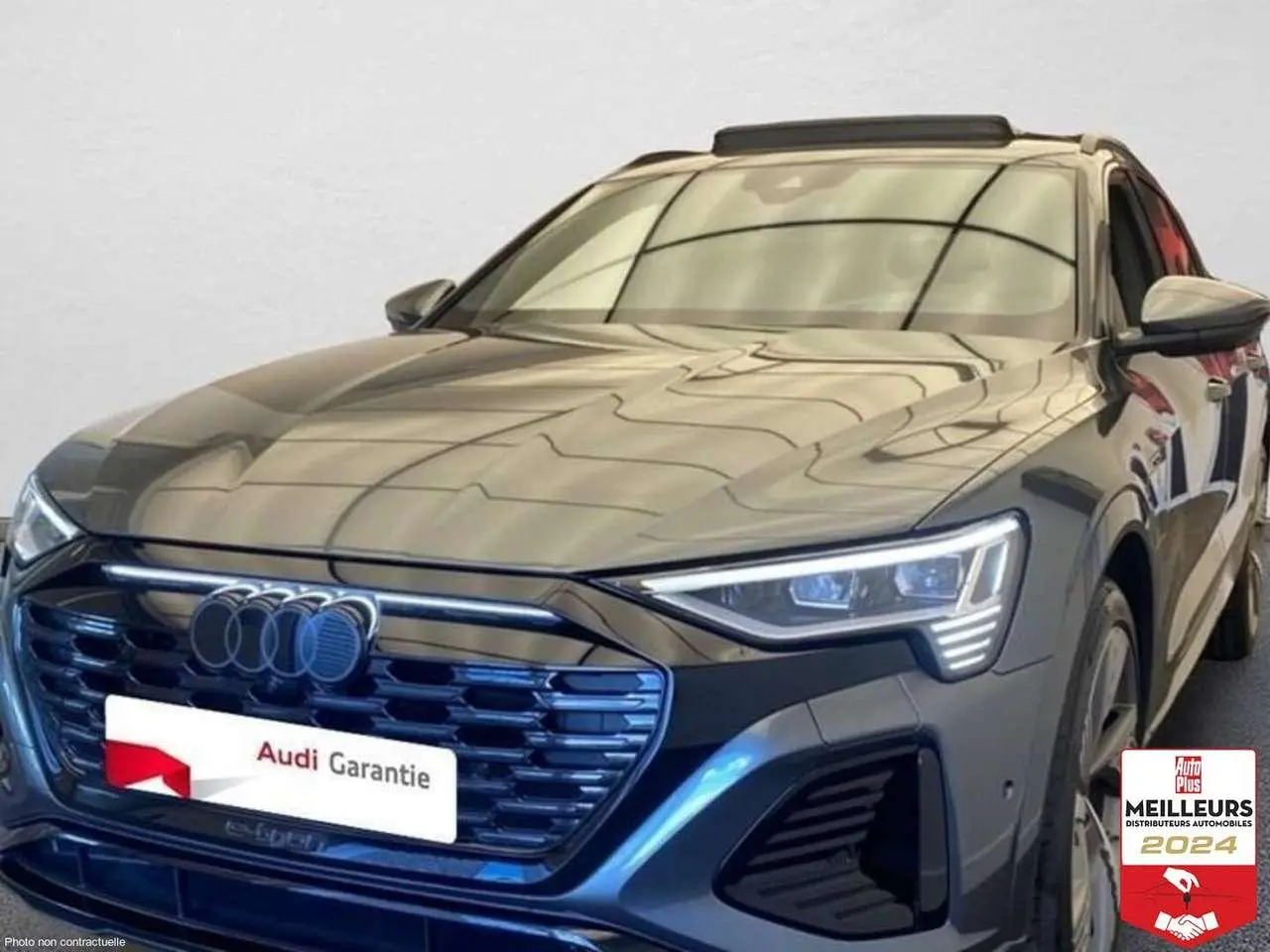 Photo 1 : Audi Q8 2024 Électrique