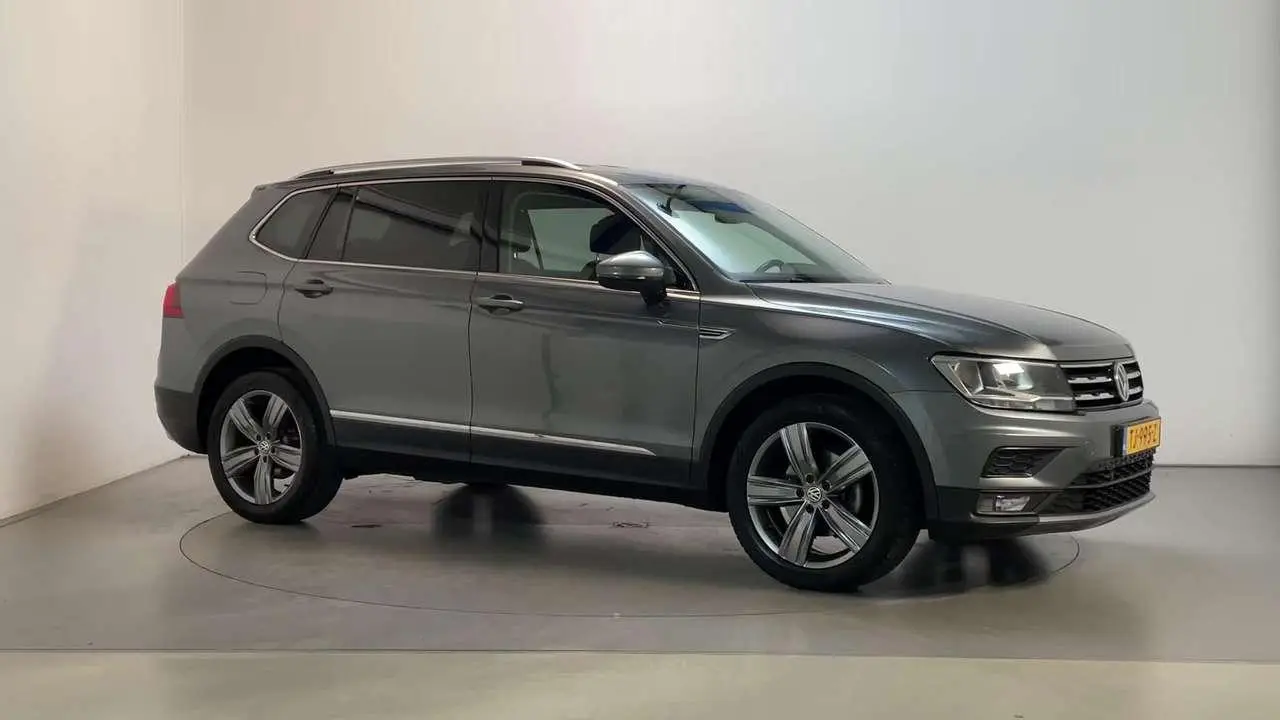 Photo 1 : Volkswagen Tiguan 2018 Essence