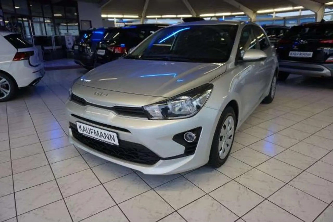 Photo 1 : Kia Rio 2023 Essence