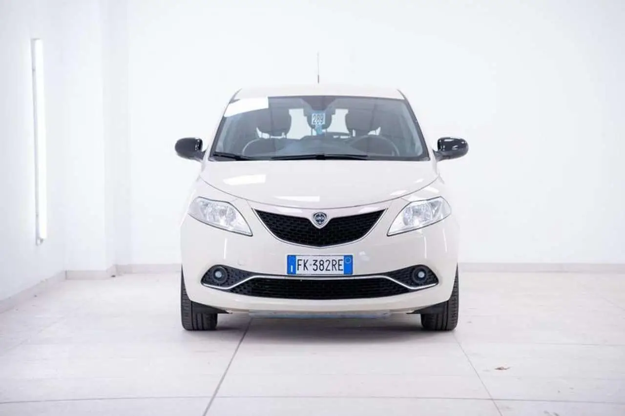 Photo 1 : Lancia Ypsilon 2017 Petrol