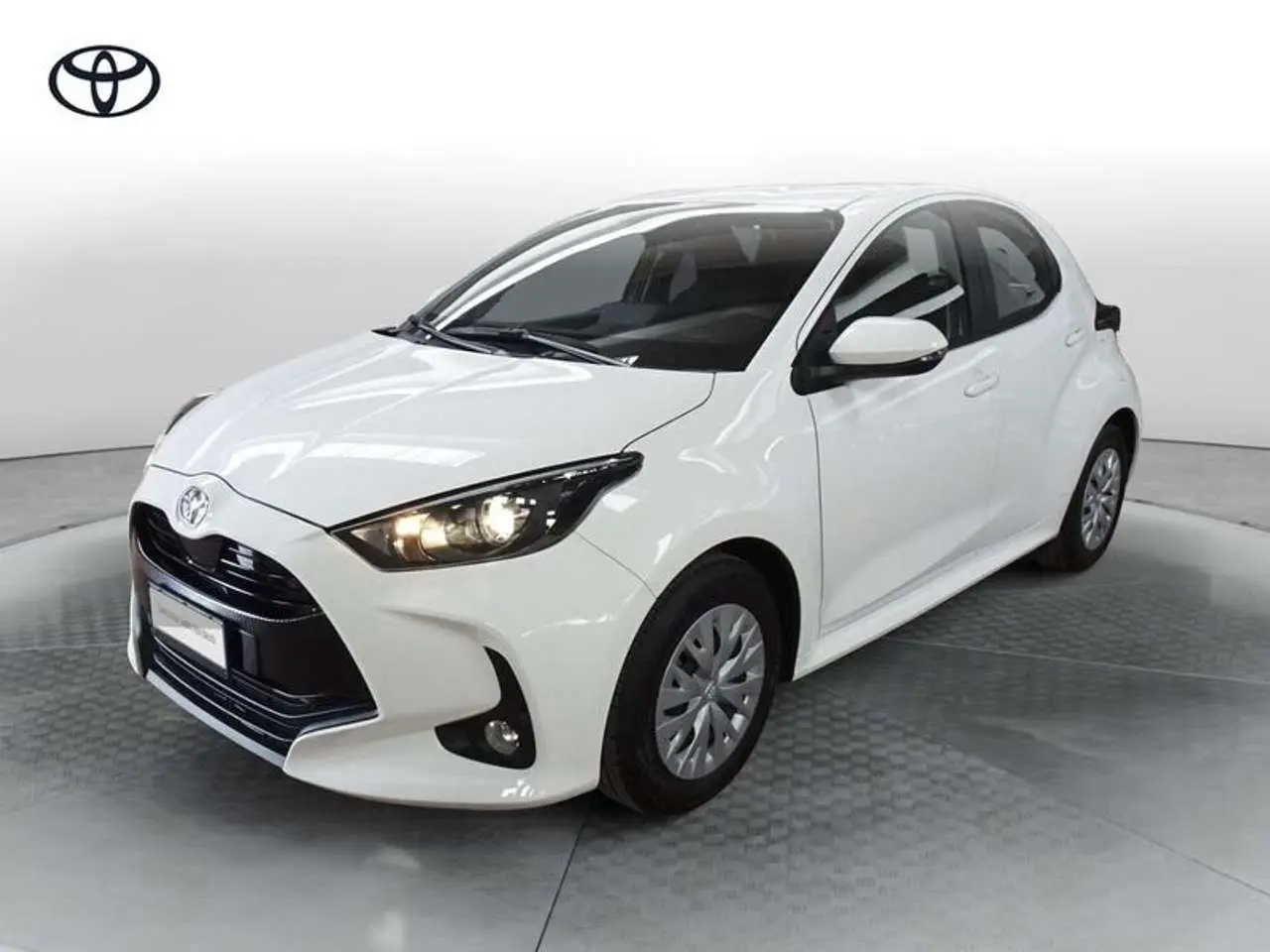 Photo 1 : Toyota Yaris 2023 Petrol