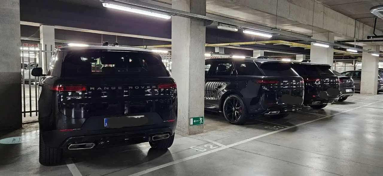 Photo 1 : Land Rover Range Rover Sport 2024 Hybrid