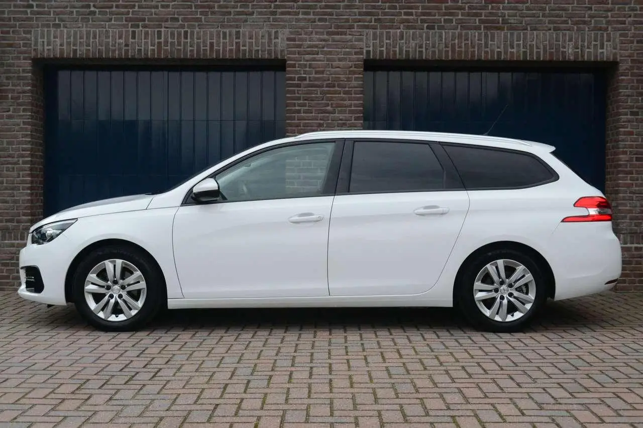 Photo 1 : Peugeot 308 2019 Petrol