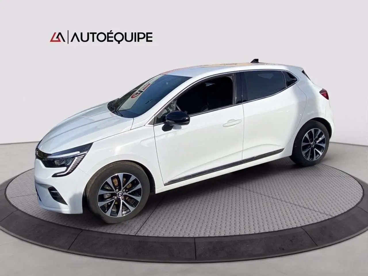 Photo 1 : Renault Clio 2023 Essence