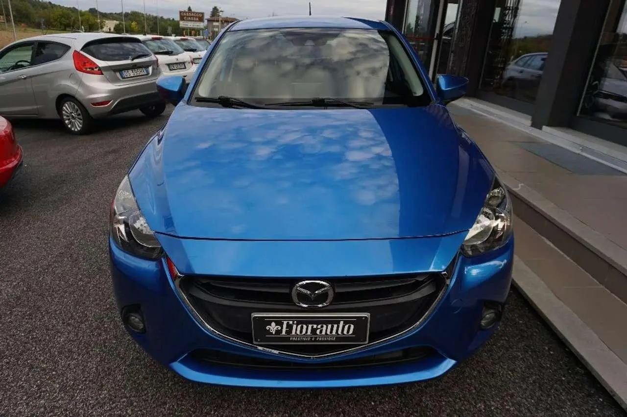 Photo 1 : Mazda 2 2015 Petrol