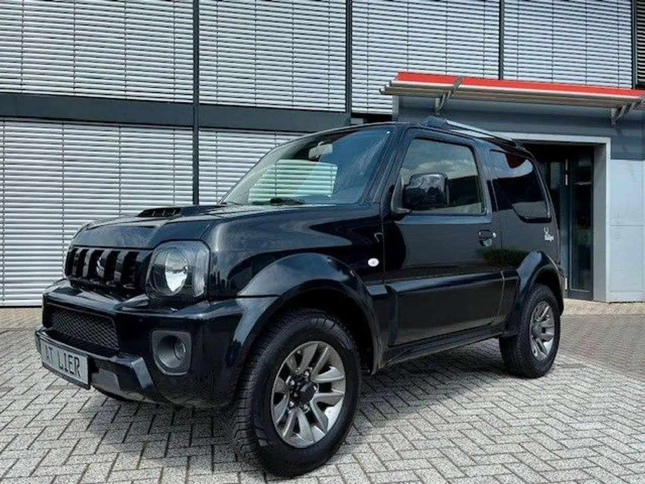 Photo 1 : Suzuki Jimny 2018 Petrol