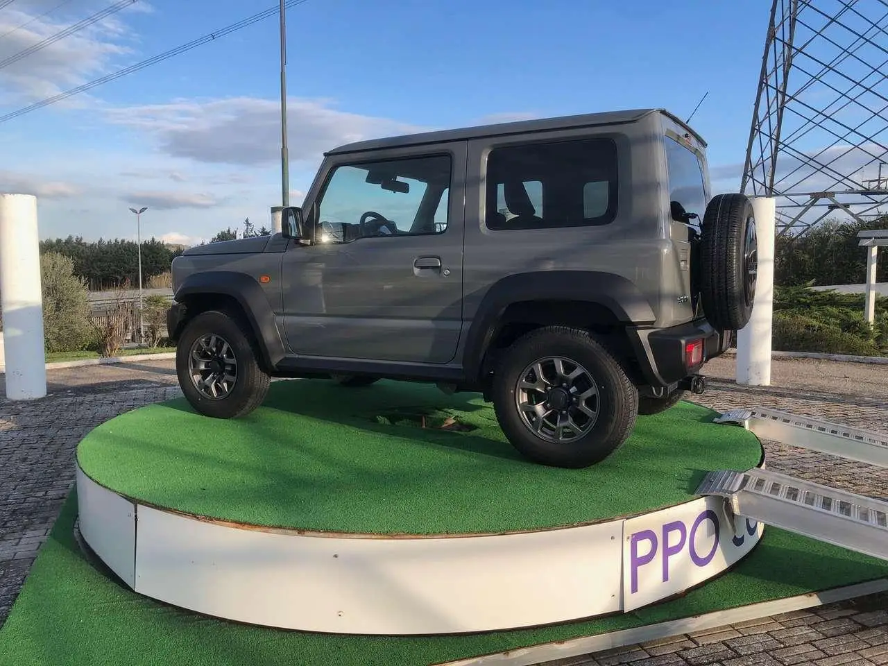 Photo 1 : Suzuki Jimny 2019 Petrol