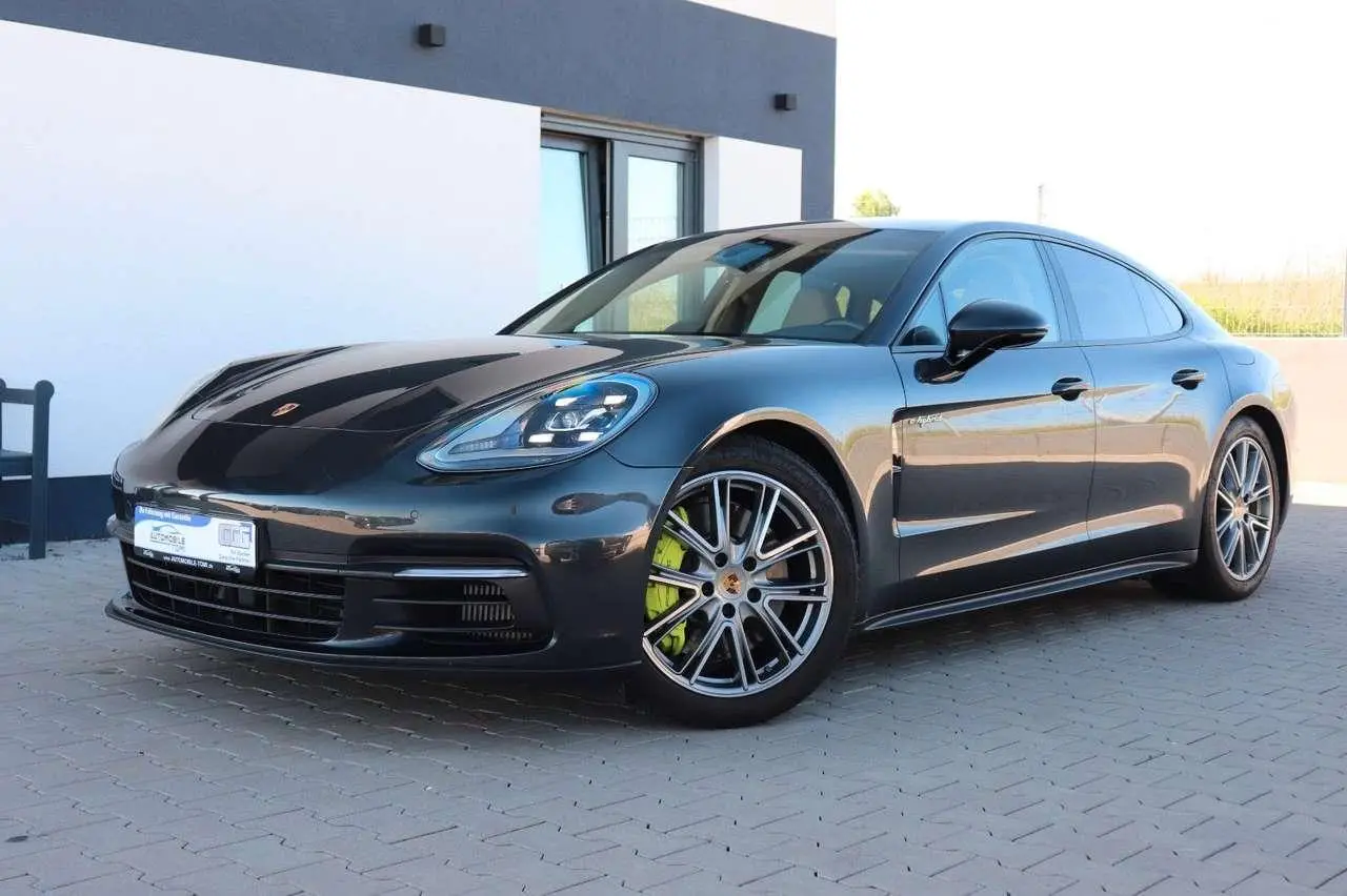 Photo 1 : Porsche Panamera 2017 Hybrid