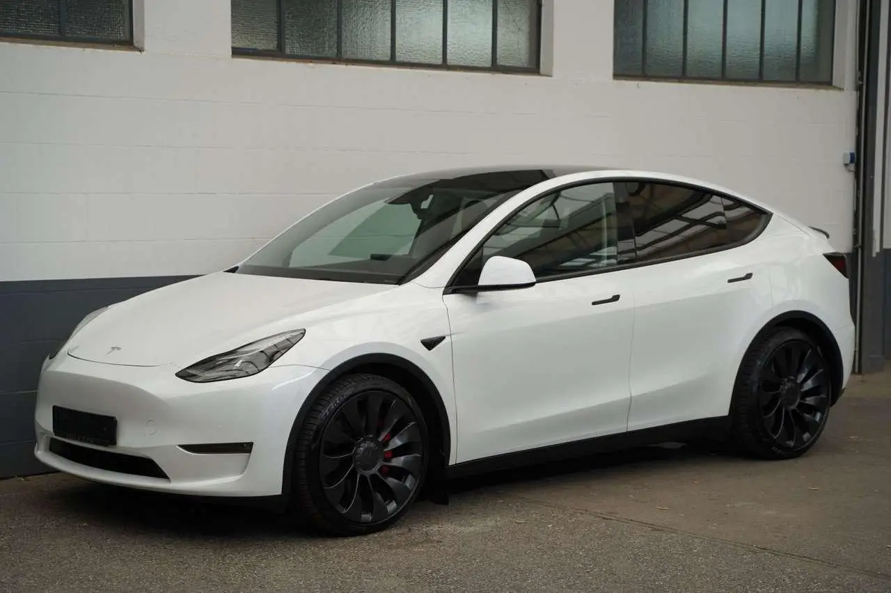 Photo 1 : Tesla Model Y 2022 Électrique