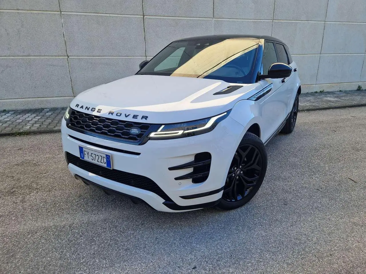 Photo 1 : Land Rover Range Rover Evoque 2019 Hybride