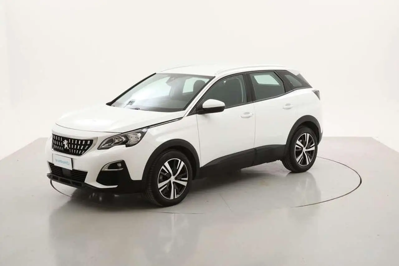 Photo 1 : Peugeot 3008 2020 Diesel