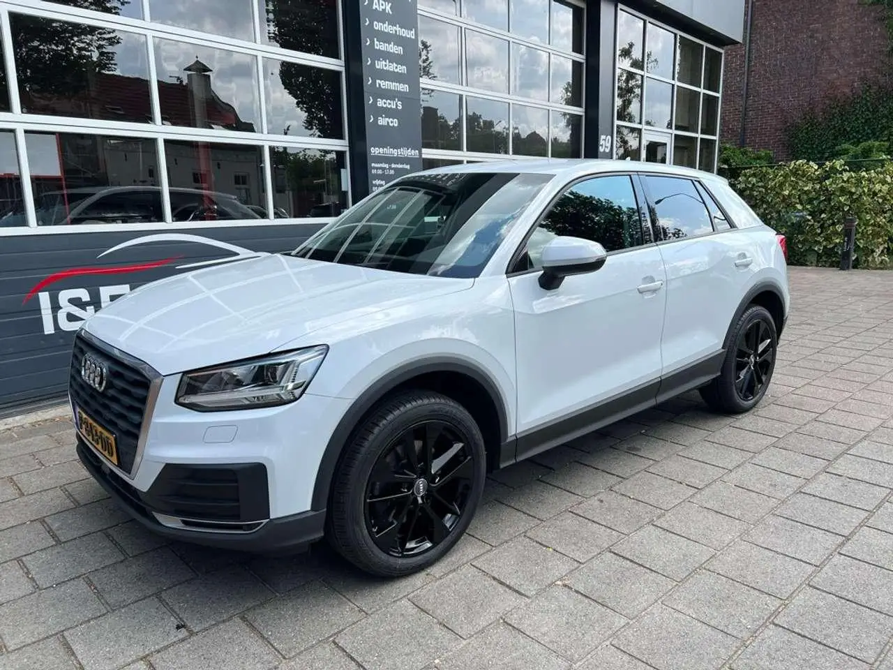 Photo 1 : Audi Q2 2017 Petrol