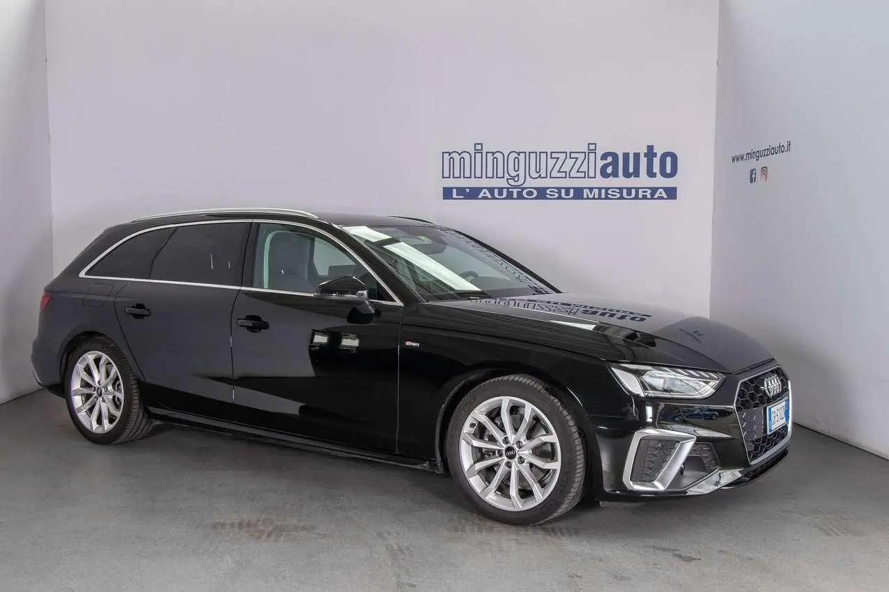 Photo 1 : Audi A4 2024 Hybride