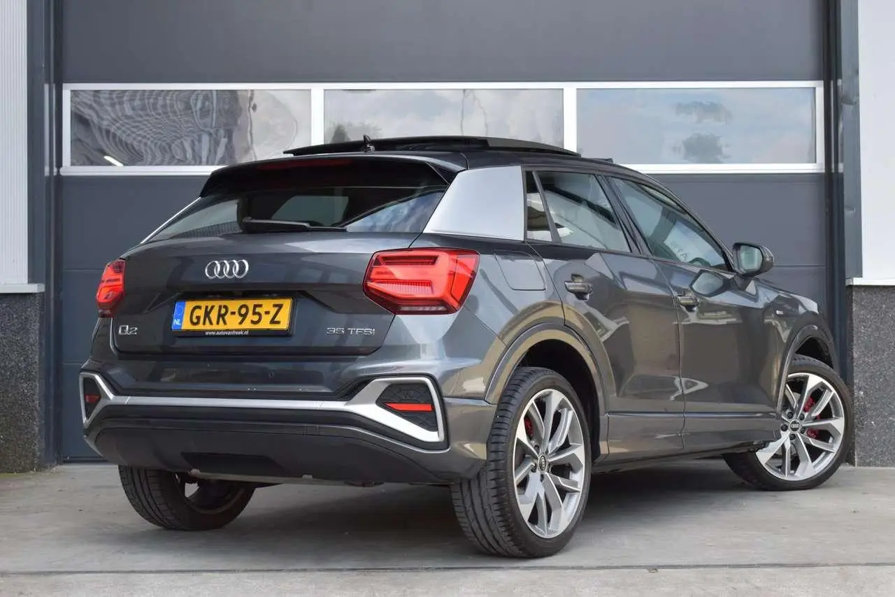 Photo 1 : Audi Q2 2021 Essence