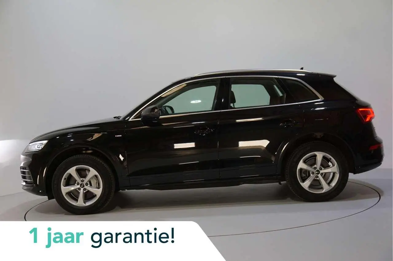 Photo 1 : Audi Q5 2020 Hybride