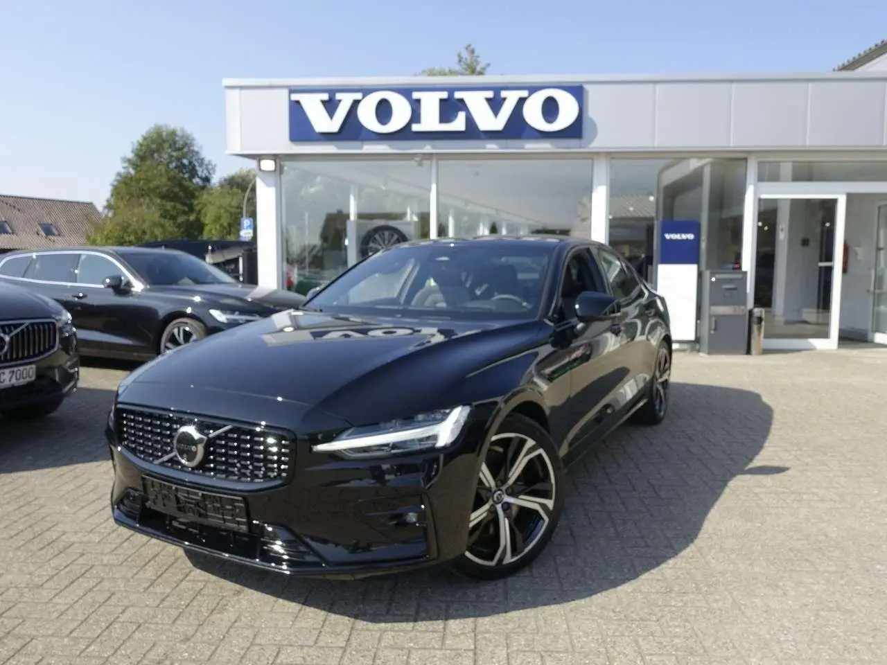 Photo 1 : Volvo S60 2023 Petrol