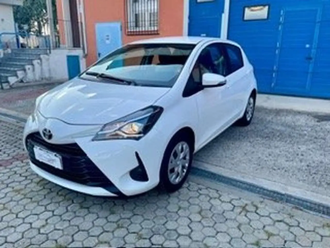 Photo 1 : Toyota Yaris 2018 Petrol