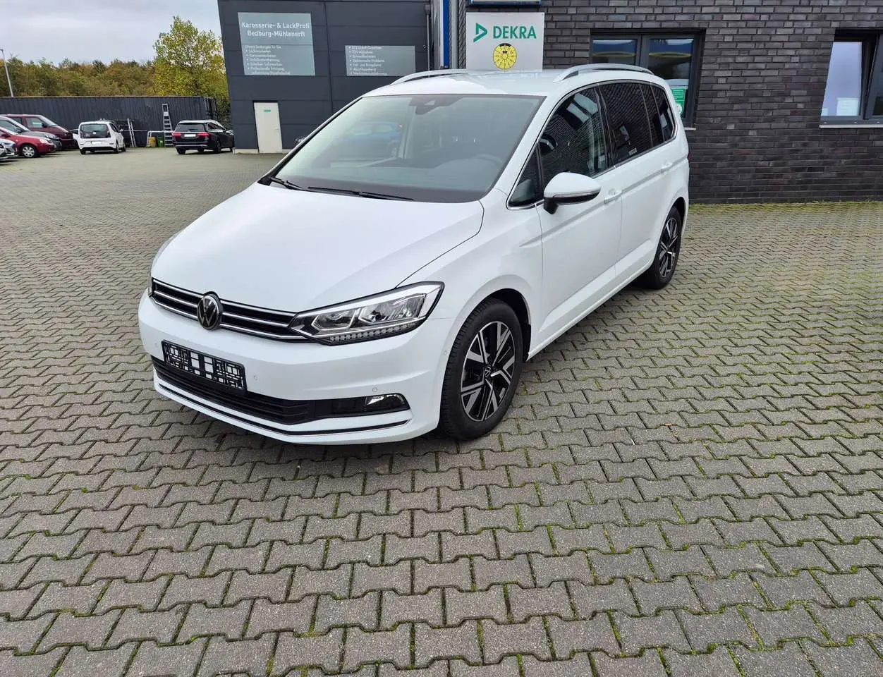 Photo 1 : Volkswagen Touran 2023 Essence